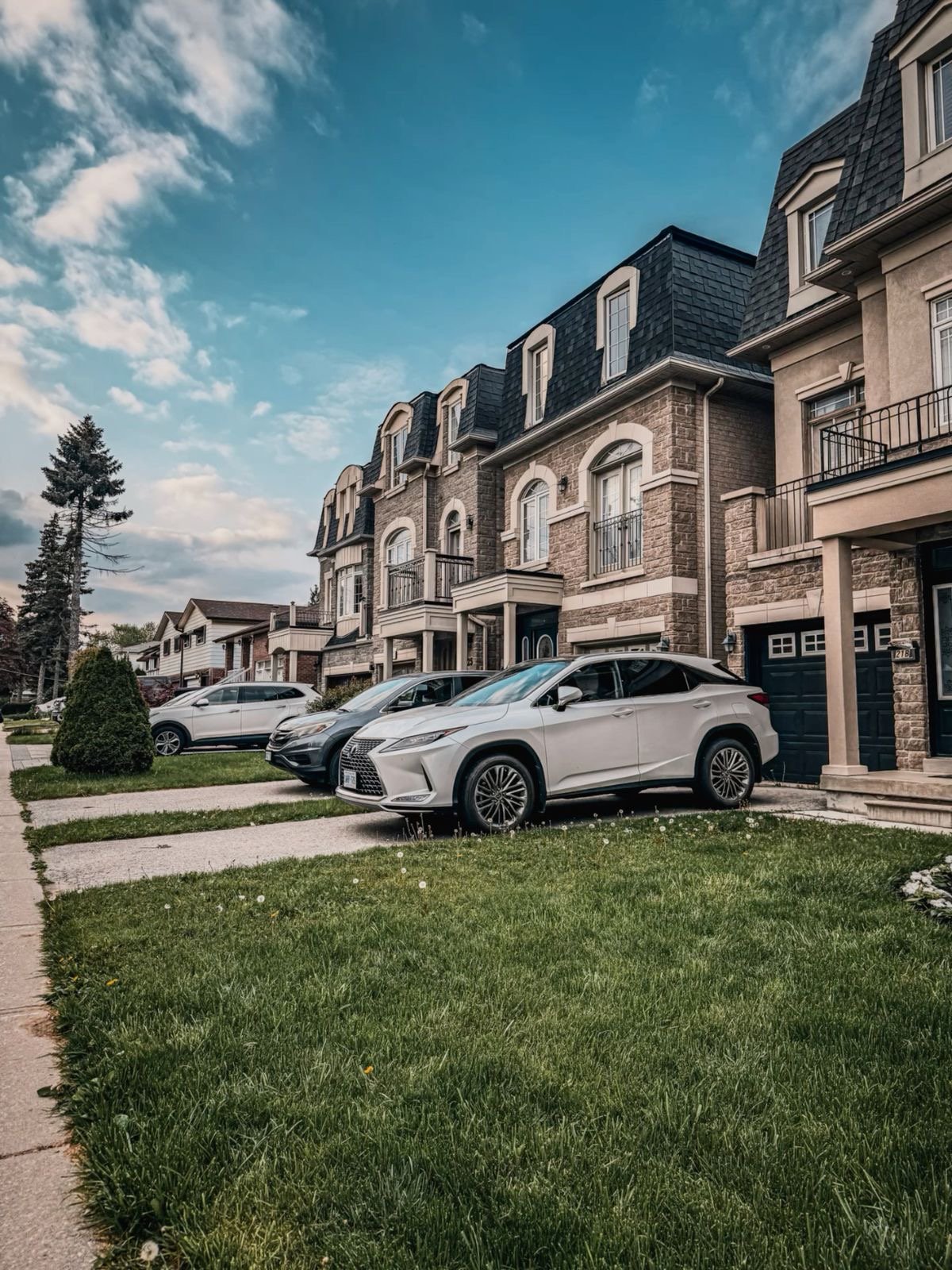 Thorncliffe Park condo property