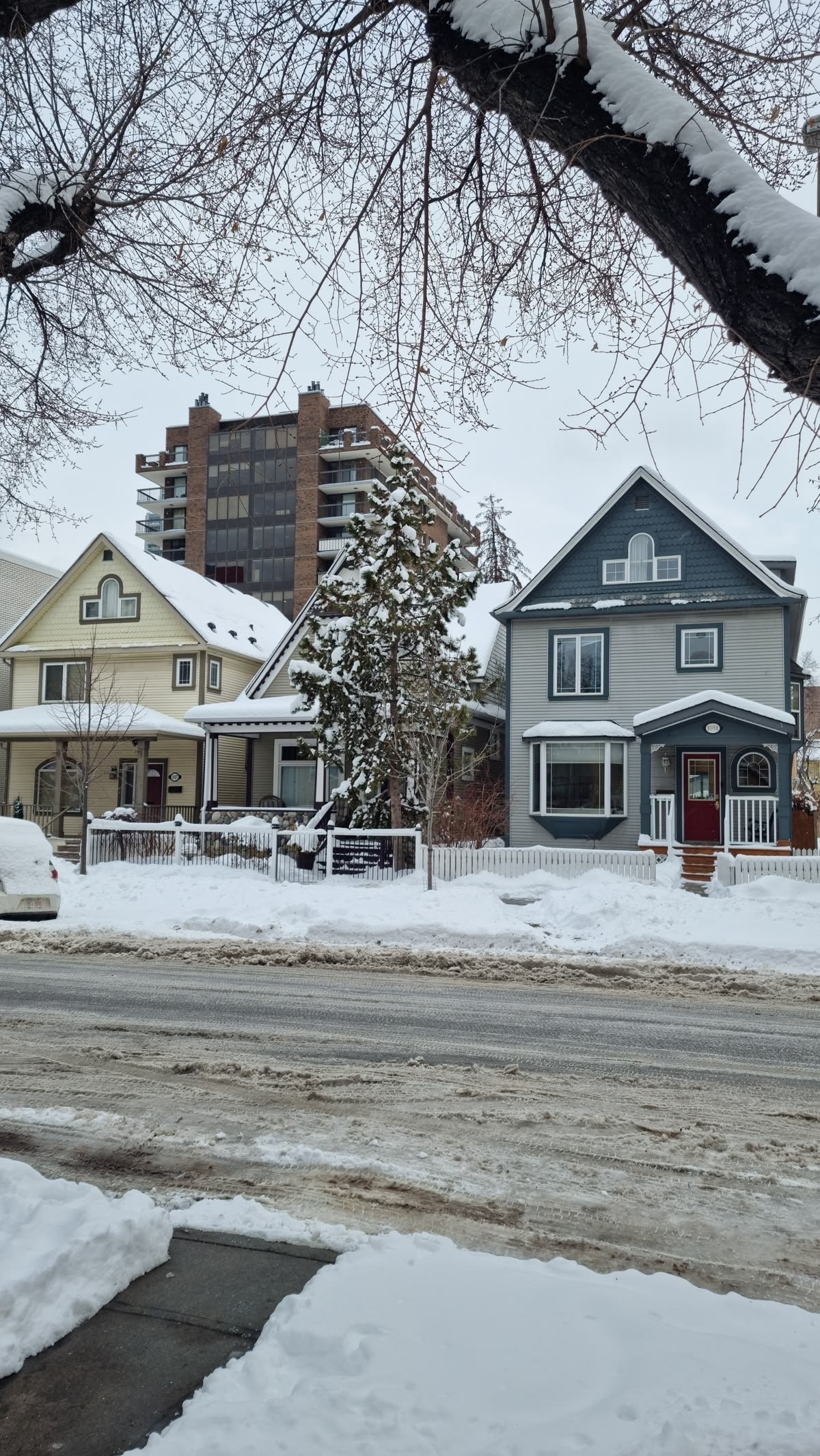 New Toronto home for cash sale