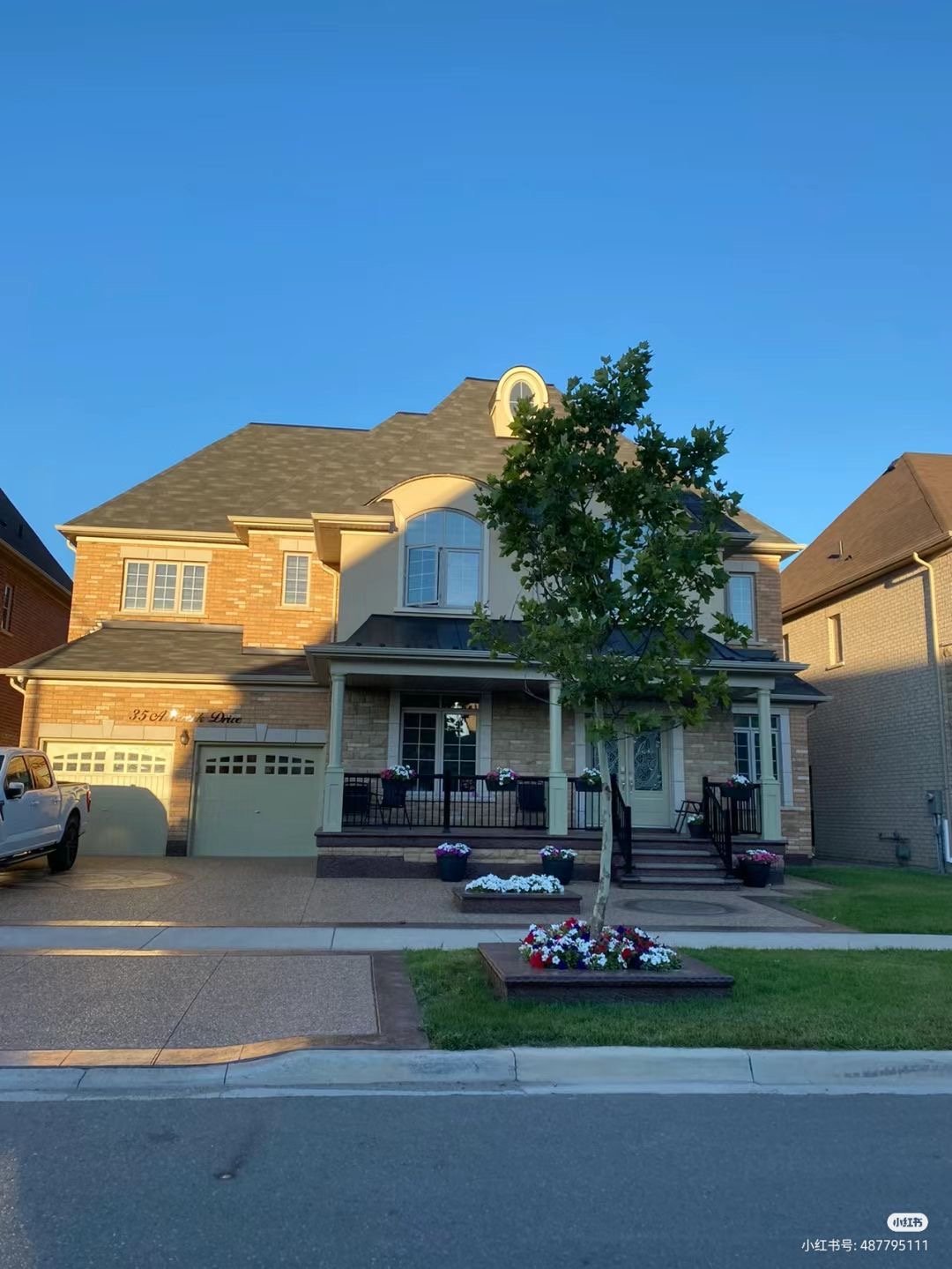 Recent Leaside-Bennington property transaction